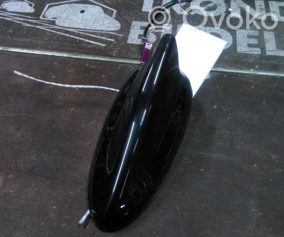 Nissan Leaf II (ZE1) Antena radiowa 