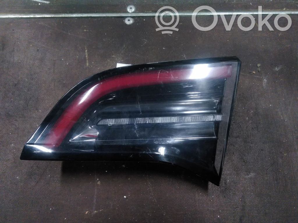 Tesla Model 3 Luz trasera/de freno 