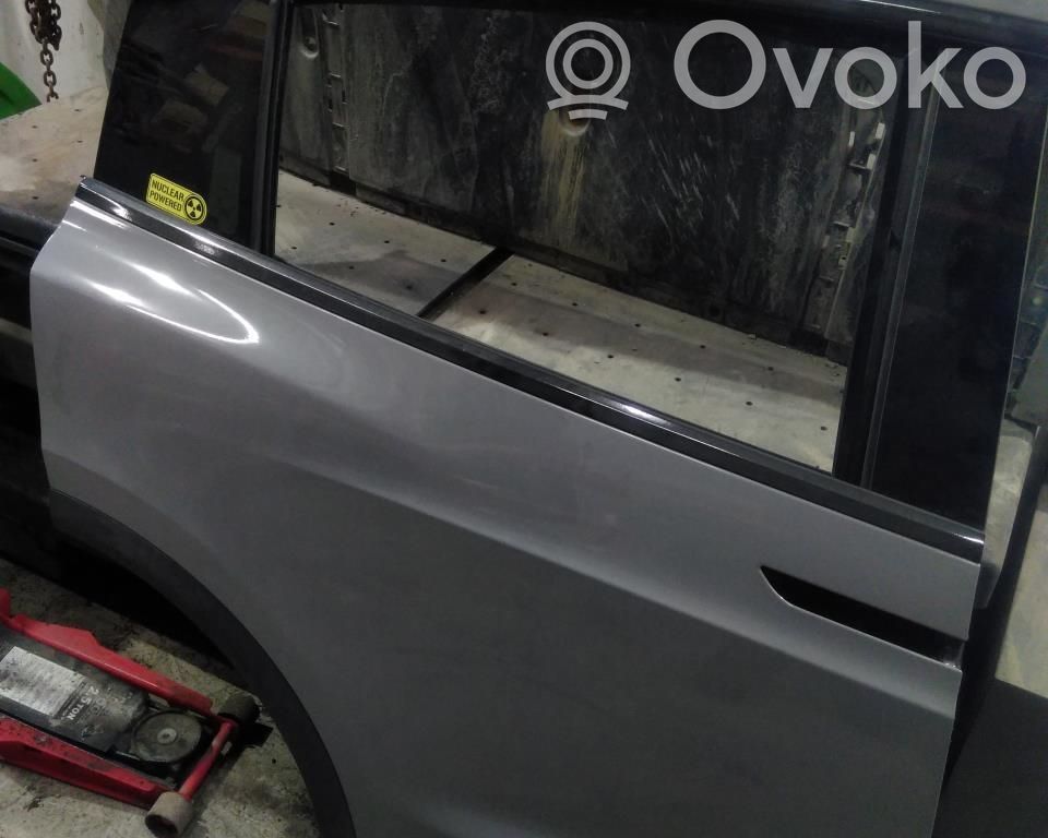 Tesla Model X Galinės durys 