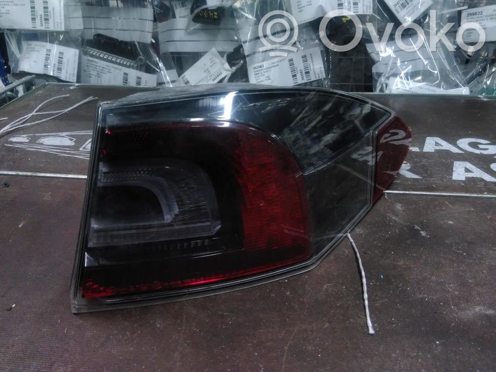 Tesla Model S Luz trasera/de freno 