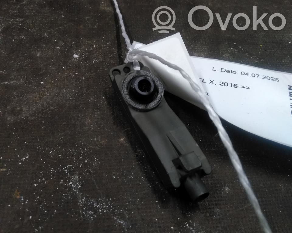 Tesla Model X Windshield/windscreen camera 