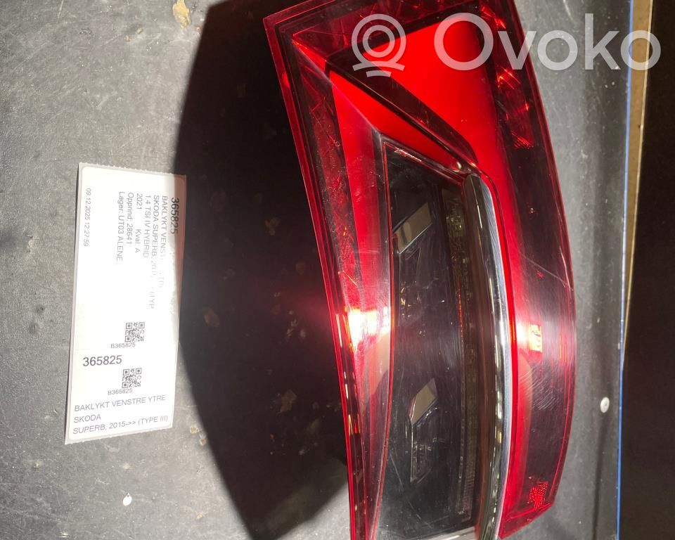 Skoda Superb B8 (3V) Luz trasera/de freno