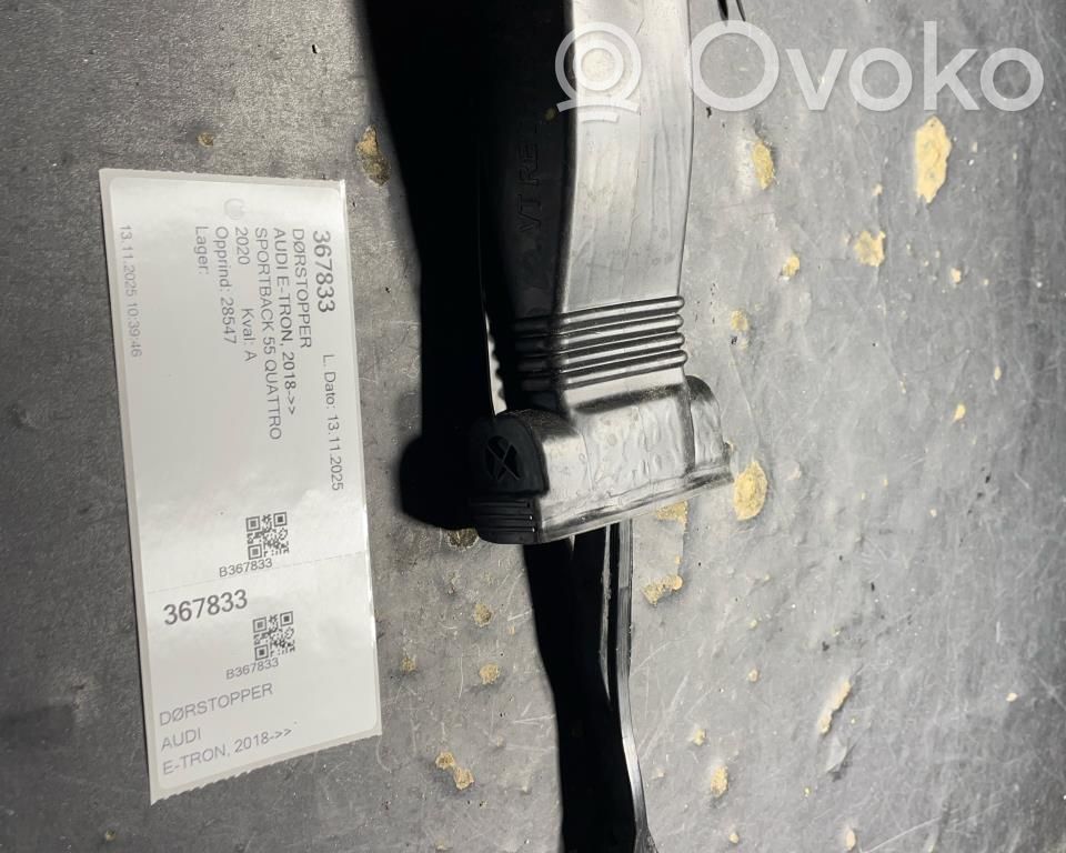 Audi e-tron Etuoven pidätin 
