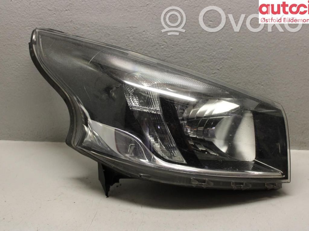 Opel Vivaro Phare frontale 