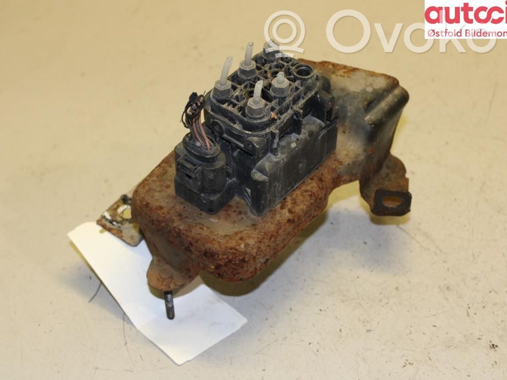 Mercedes-Benz ML W164 Kompresor zawieszenia tylnego pneumatycznego 