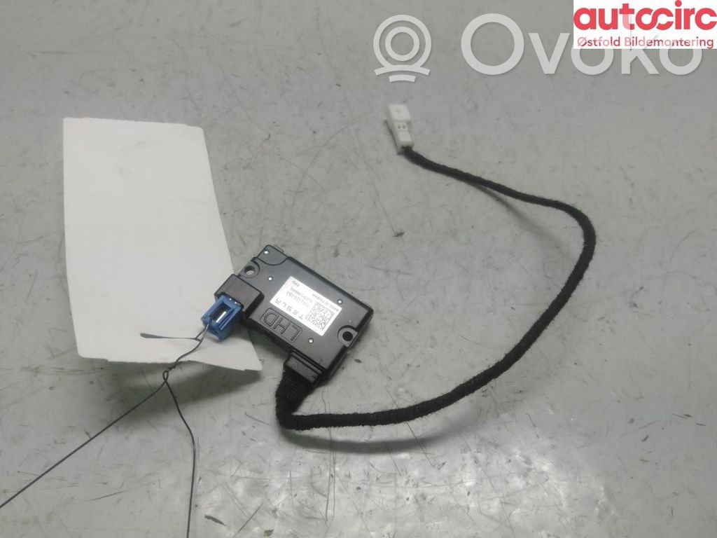 Tesla Model Y Windshield/windscreen camera 