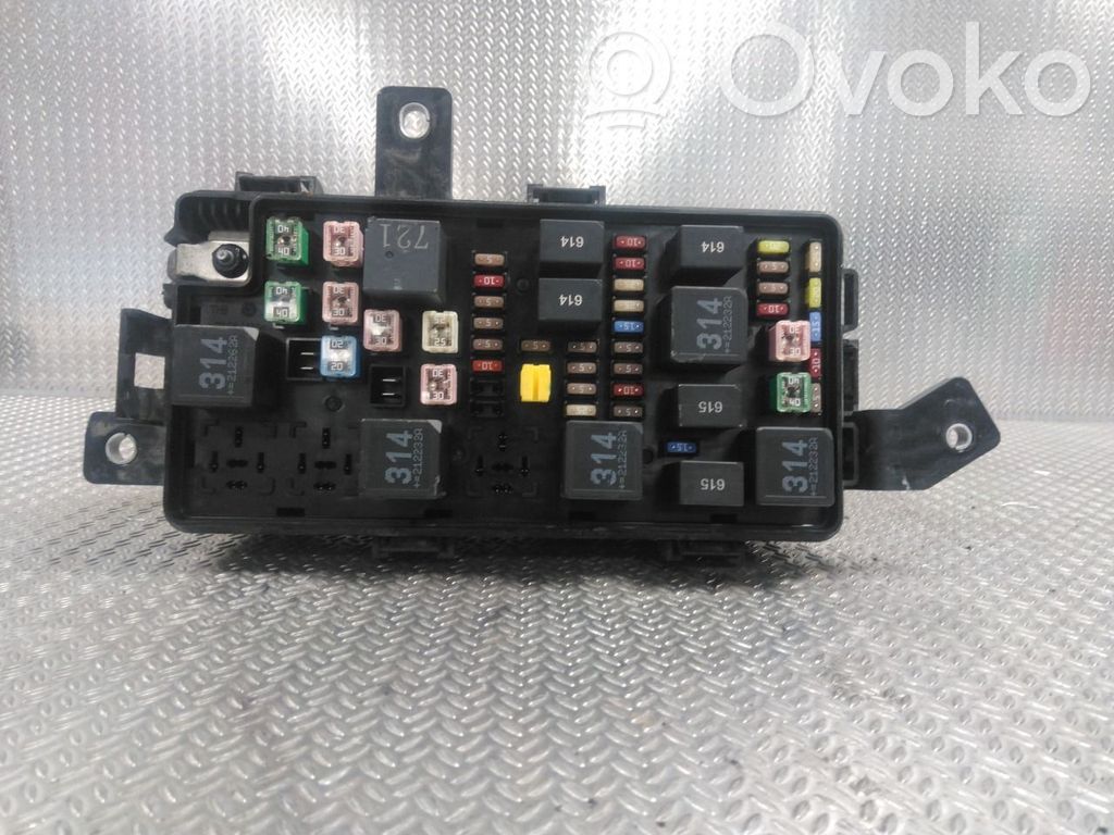 Fuse box set   3722012DB01,3722095QR01,3722095QR01,3722012DB01,3722090QR01,3722095QR01