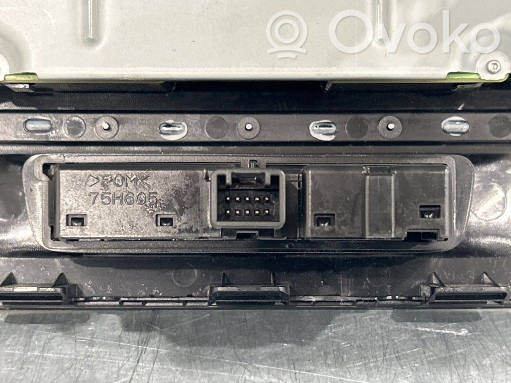 Suzuki Vitara (LY) Panel / Radioodtwarzacz CD/DVD/GPS 