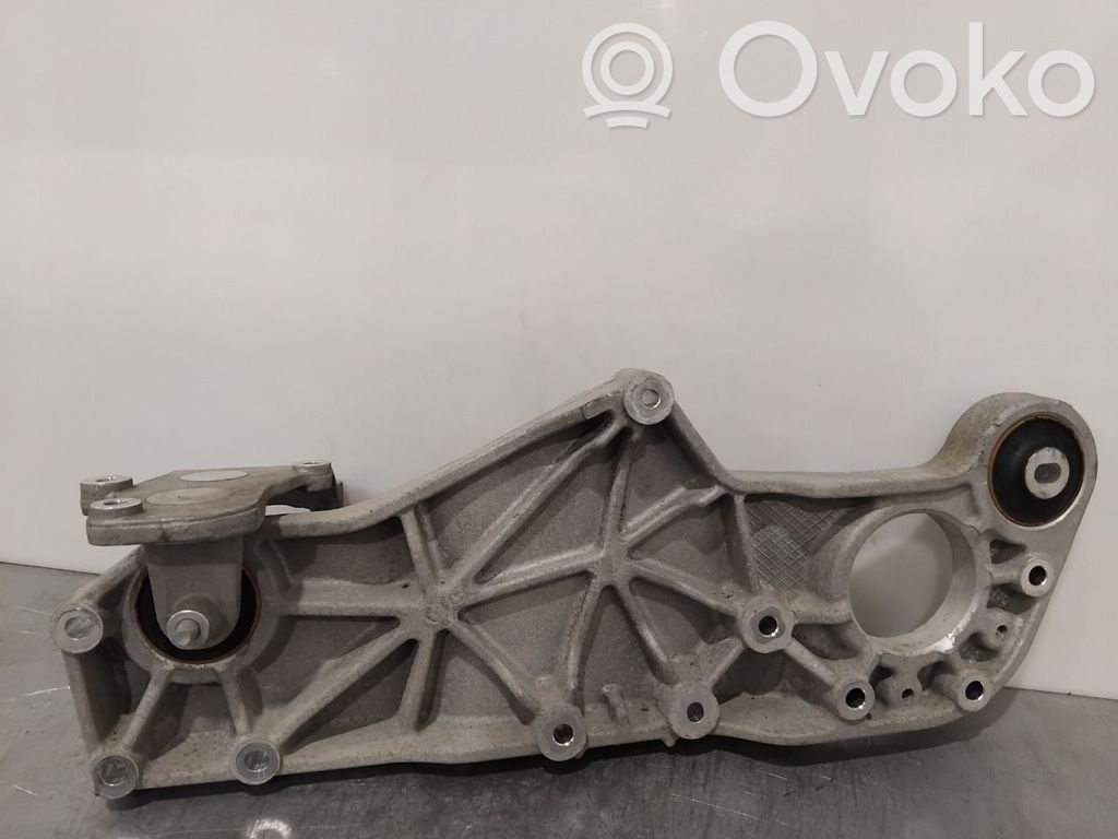 Ford Transit Courier Moottorin kiinnikekorvake 