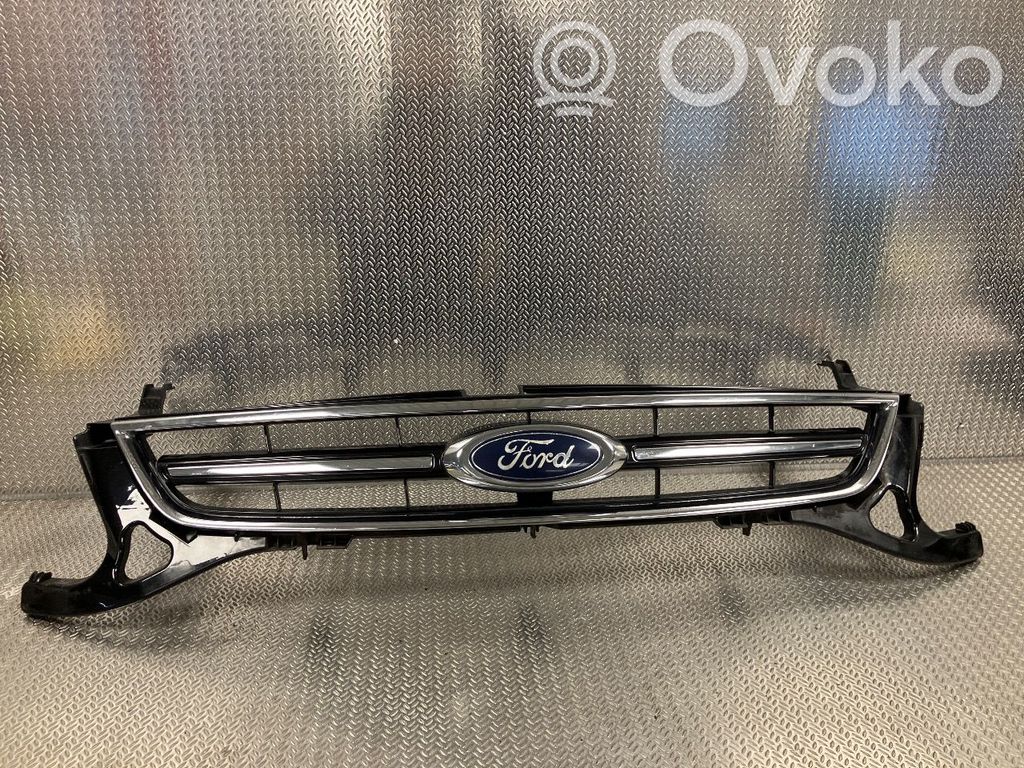 Ford Mondeo MK IV Etusäleikkö 
