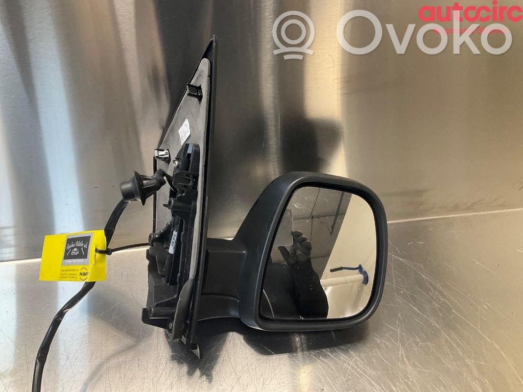 Opel Vivaro Front door electric wing mirror 