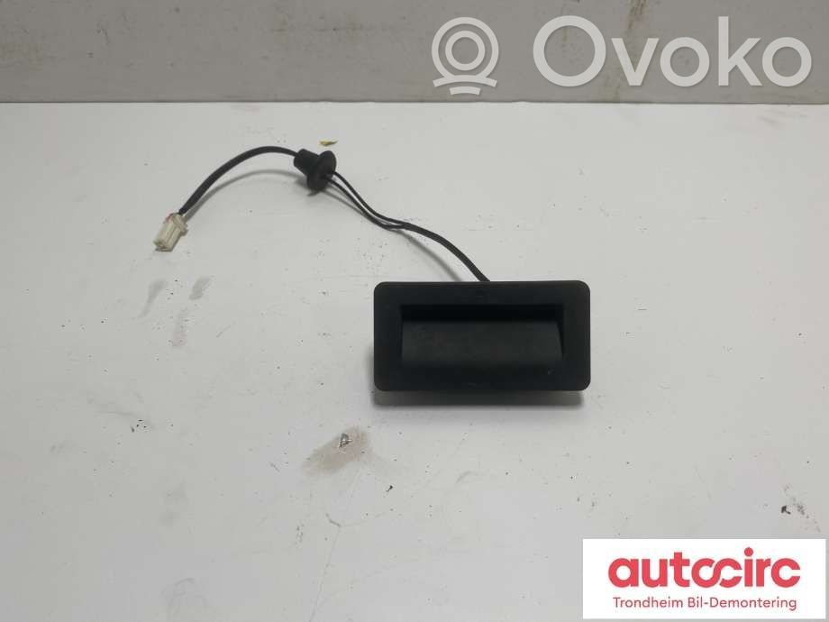 MG MG4 ev Tailgate opening switch 