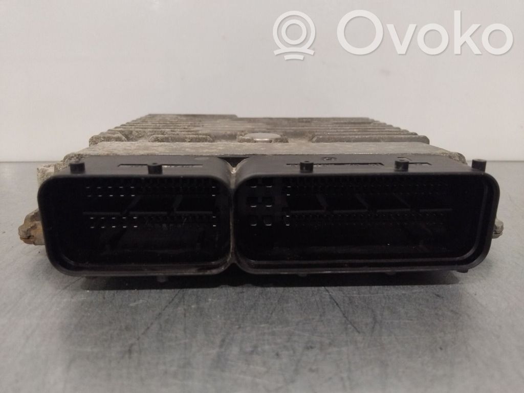 Volkswagen Golf VI Komputer / Sterownik ECU silnika 