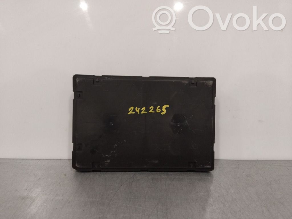 Audi A4 S4 B9 8W Korin keskiosan ohjainlaite 