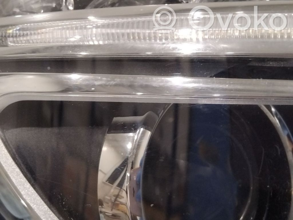 Mercedes-Benz GLA W156 X156 Lampa przednia 
