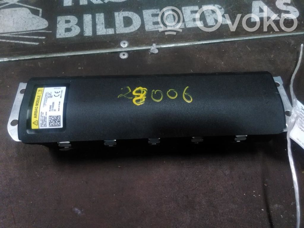 Volvo XC40 Airbag per le ginocchia 