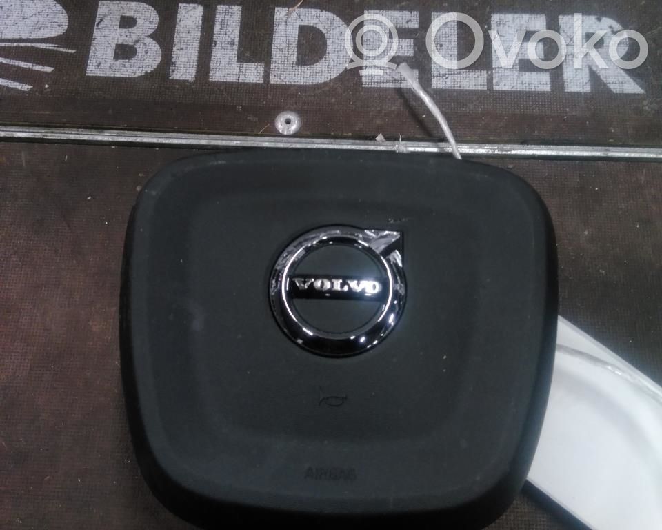 Volvo XC40 Airbag volan 