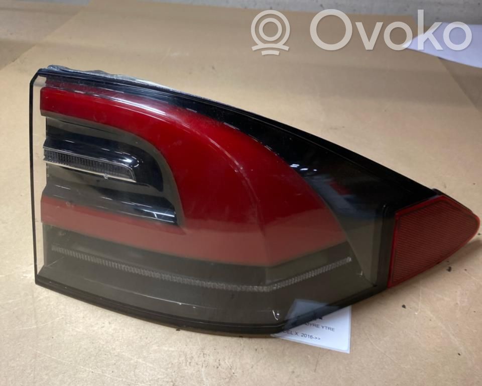Tesla Model X Takavalot 