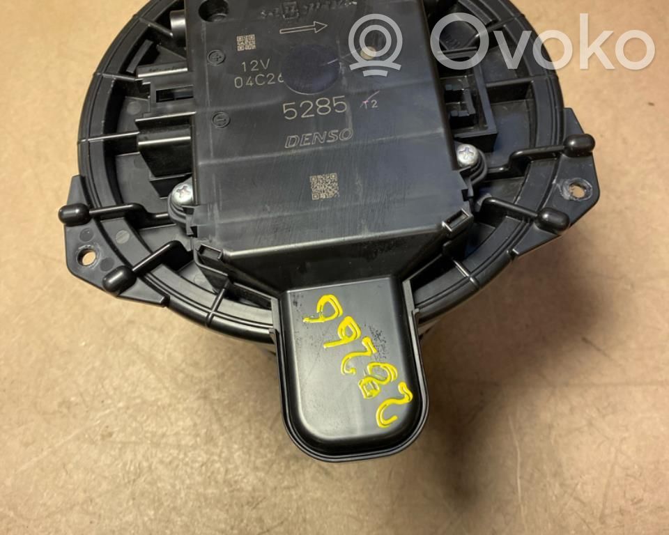 Toyota Prius (XW50) Heizungslüfter 