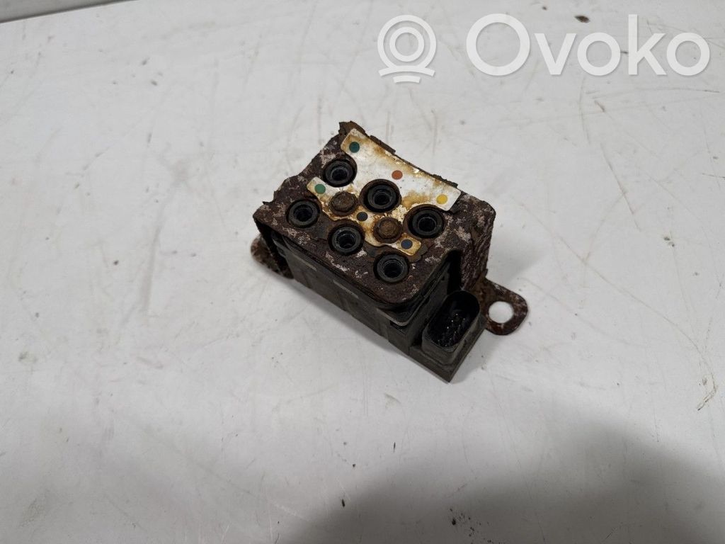 Audi A6 Allroad C5 Blocco valvola della sospensione pneumatica 