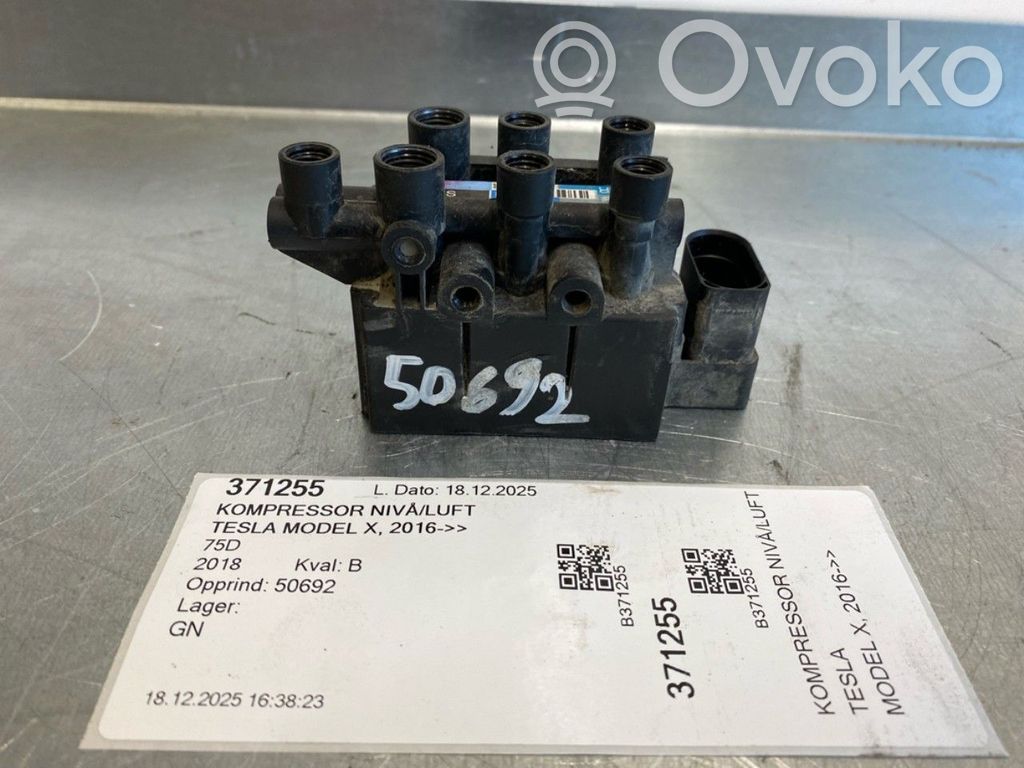 Tesla Model X Bloqueo de la válvula de la suspensión neumática trasera 