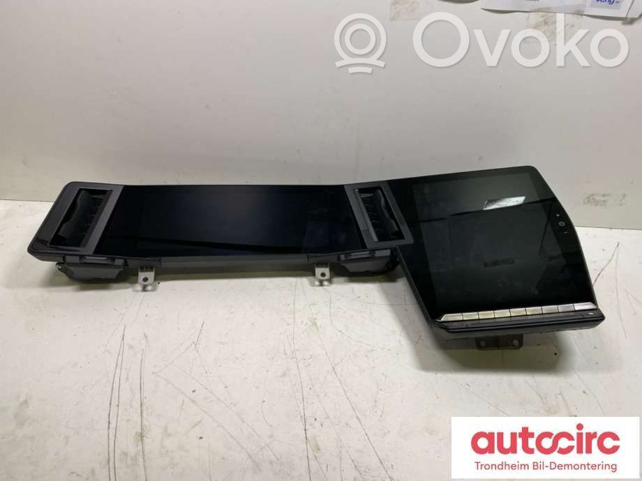 Renault Megane E-Tech Head unit multimedia control 