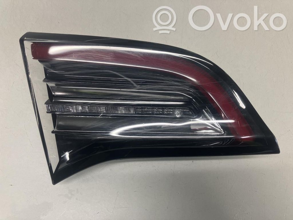 Tesla Model 3 Takavalot 