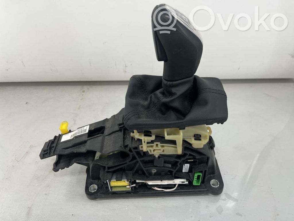 Volvo V40 Gear selector 