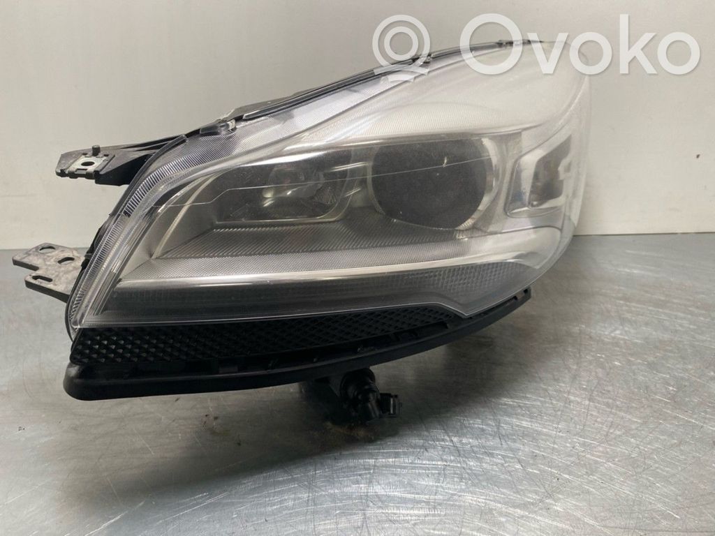 Ford Kuga II Phare frontale 