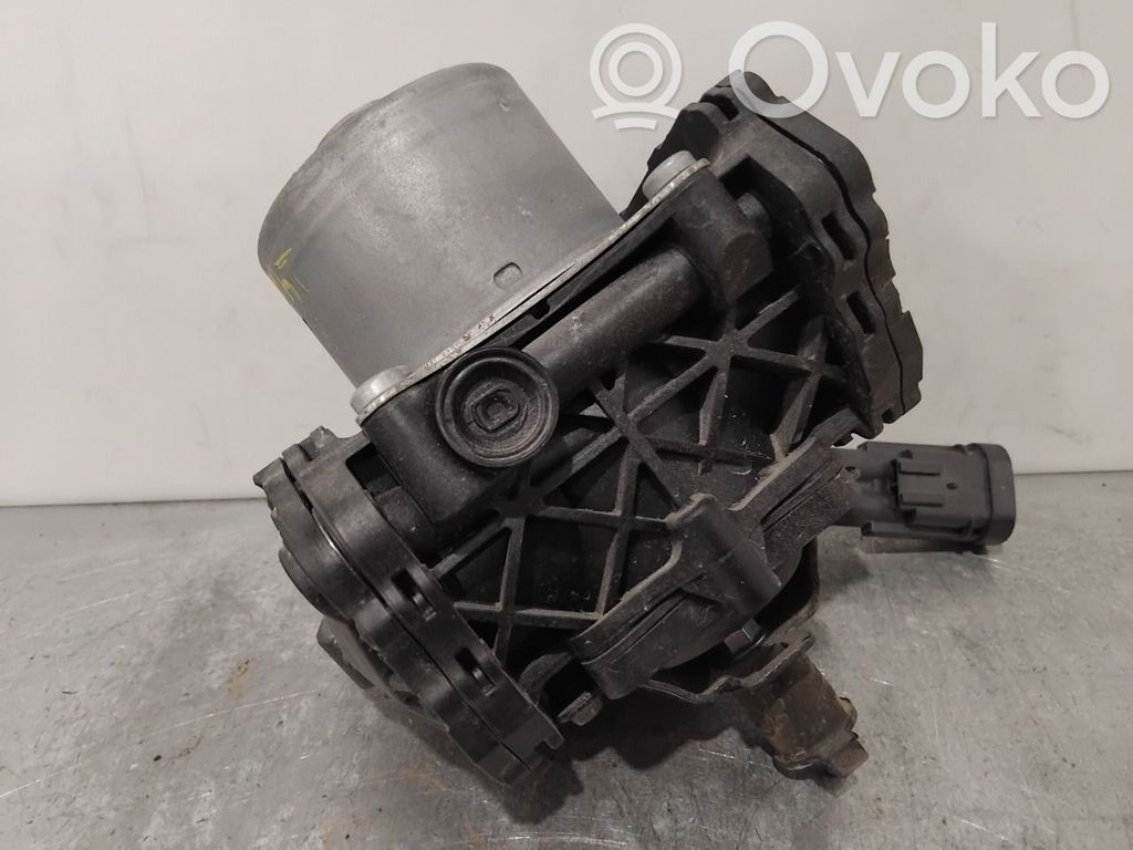 Peugeot 208 II Pompe à vide