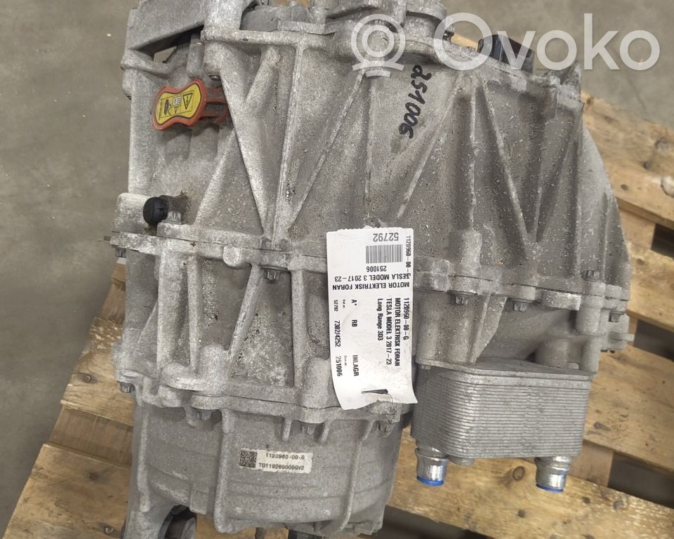 Tesla Model 3 motor de coche eléctrico 