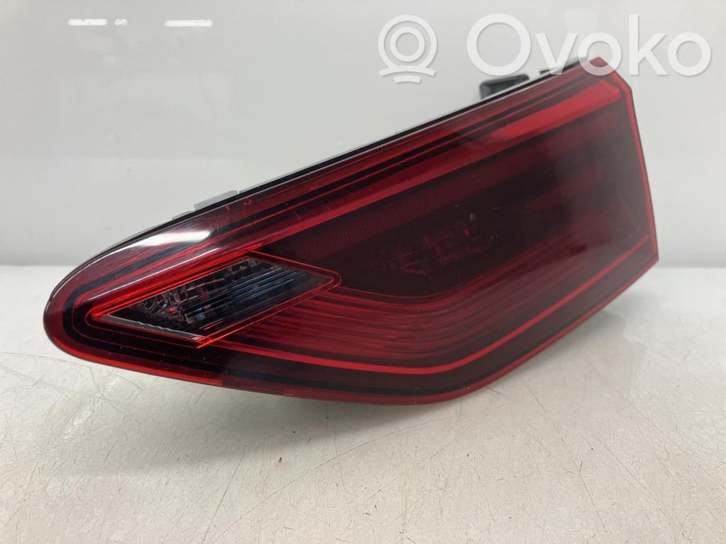 Volkswagen Golf VIII Lampa tylna 