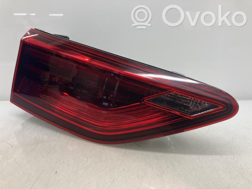 Volkswagen Golf VIII Lampa tylna 