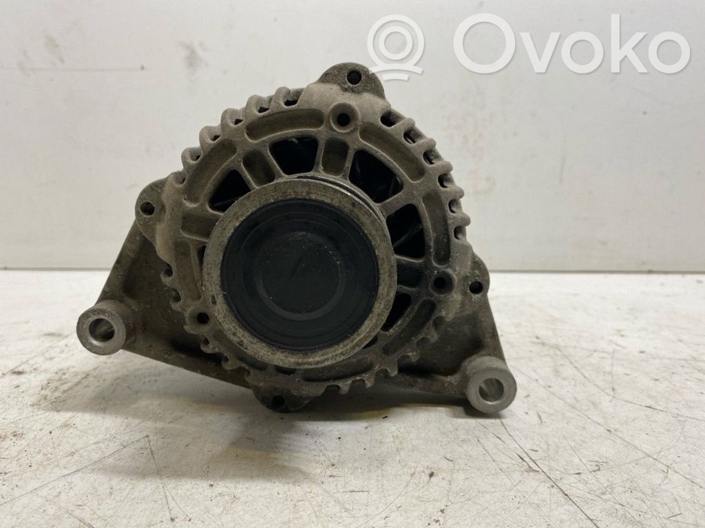 Opel Astra J Alternator 