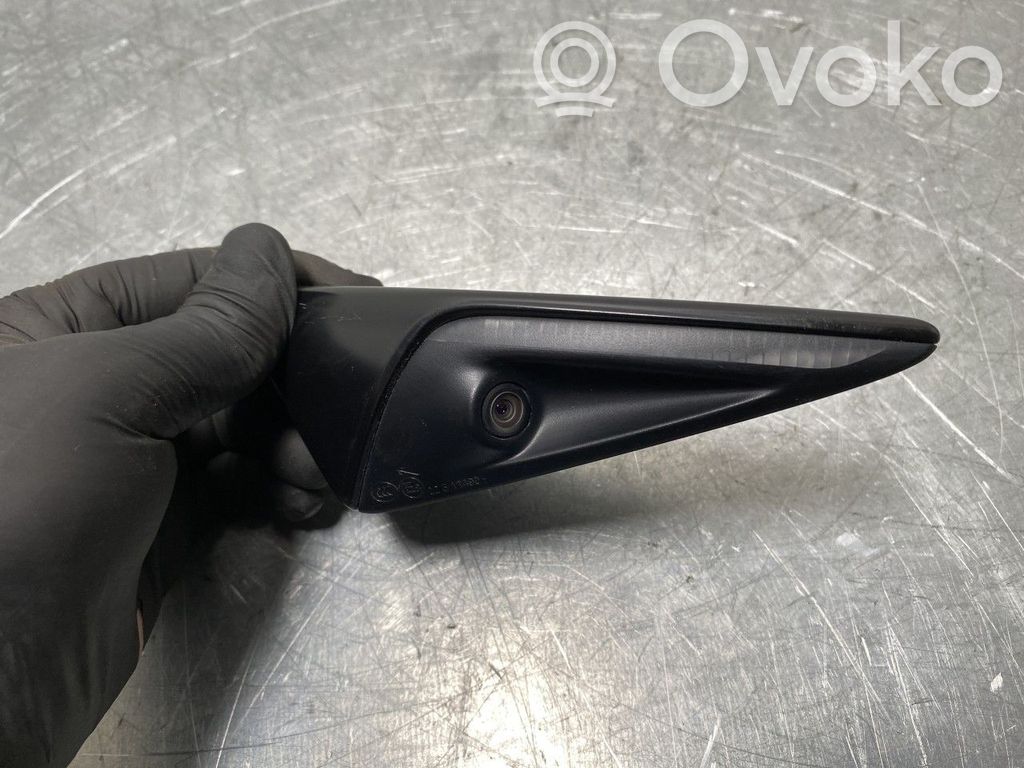 Tesla Model Y Windshield/windscreen camera 