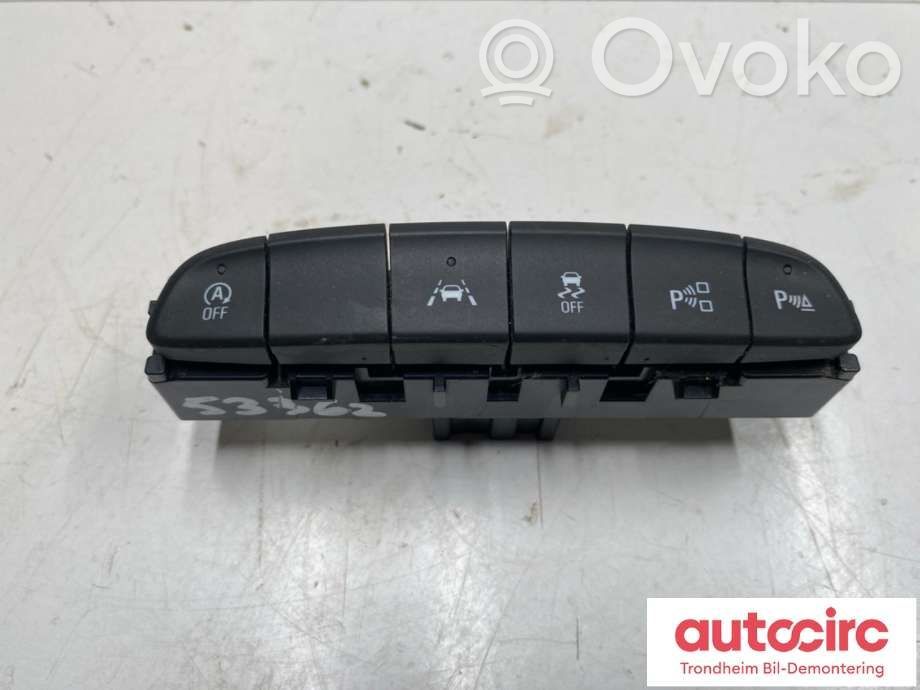 Opel Astra K Cruise control switch 