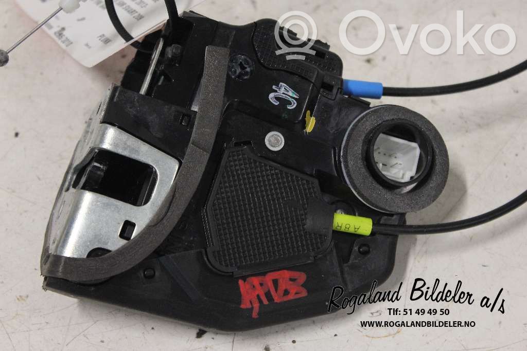 Toyota Auris E180 Etuoven lukko