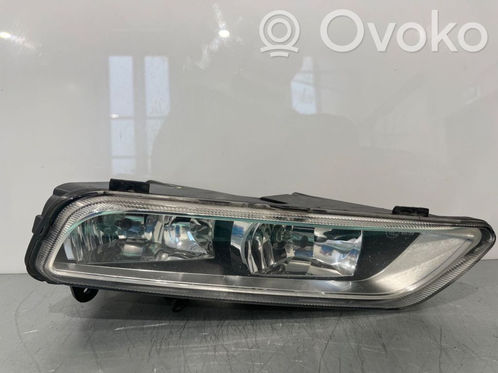 Volkswagen PASSAT B7 Proiector ceață 
