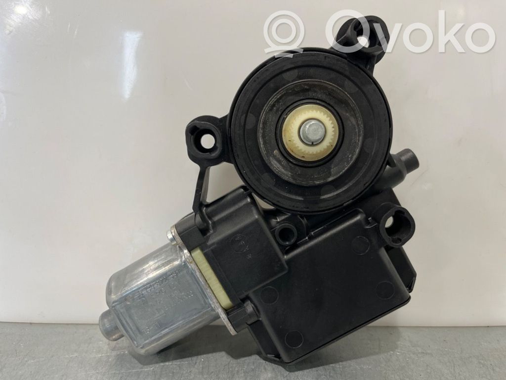 Volkswagen Polo V 6R Podnośnik szyby drzwi z silniczkiem 