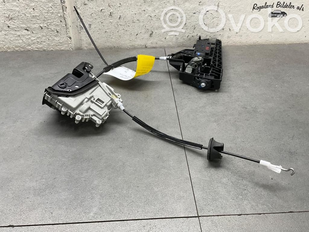 Audi A4 S4 B8 8K Rear door lock 