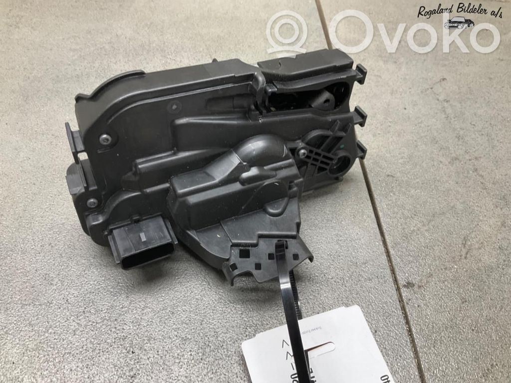 Ford Kuga III Zamek drzwi przednich 