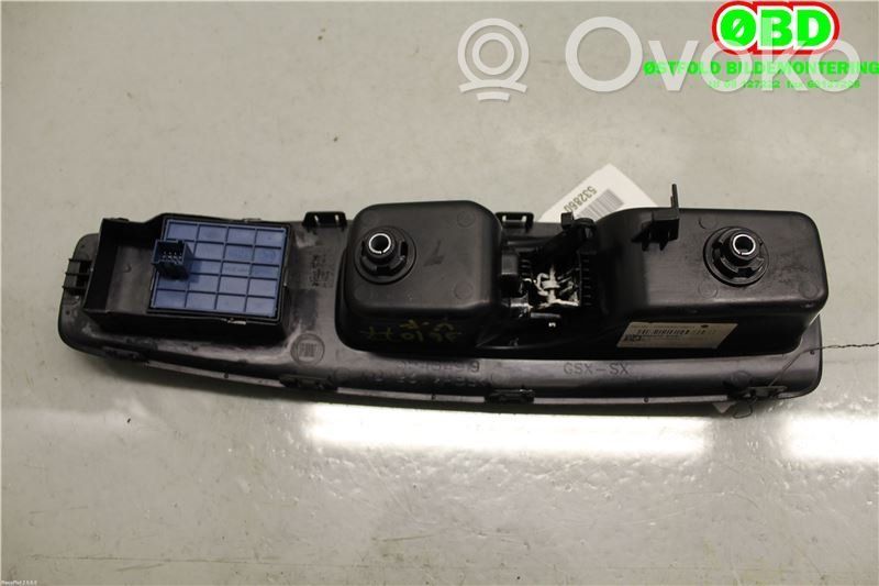 Opel Combo D Manecilla externa puerta delantera 