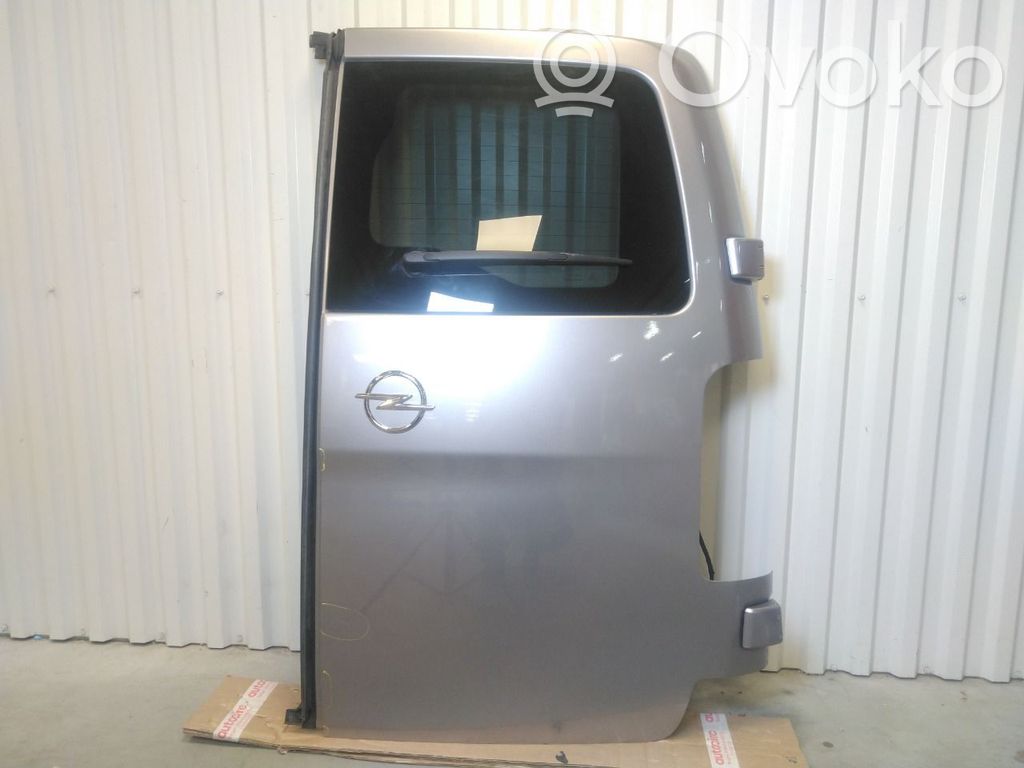 Opel Vivaro Задняя дверь 