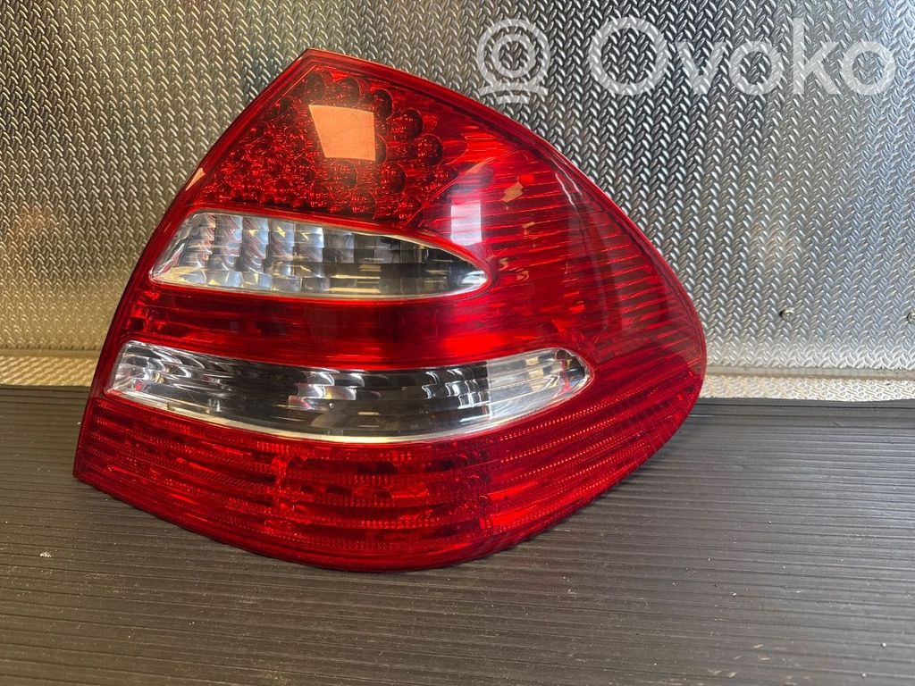 Mercedes-Benz E W211 Lampă spate în caroserie 