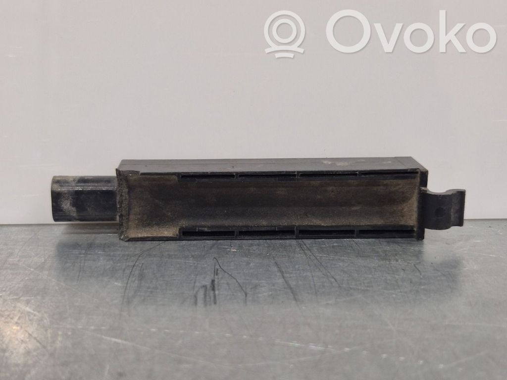 Opel Astra K Amplificatore antenna 