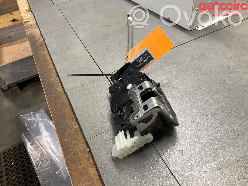 Mercedes-Benz EQB Serratura portiera anteriore 
