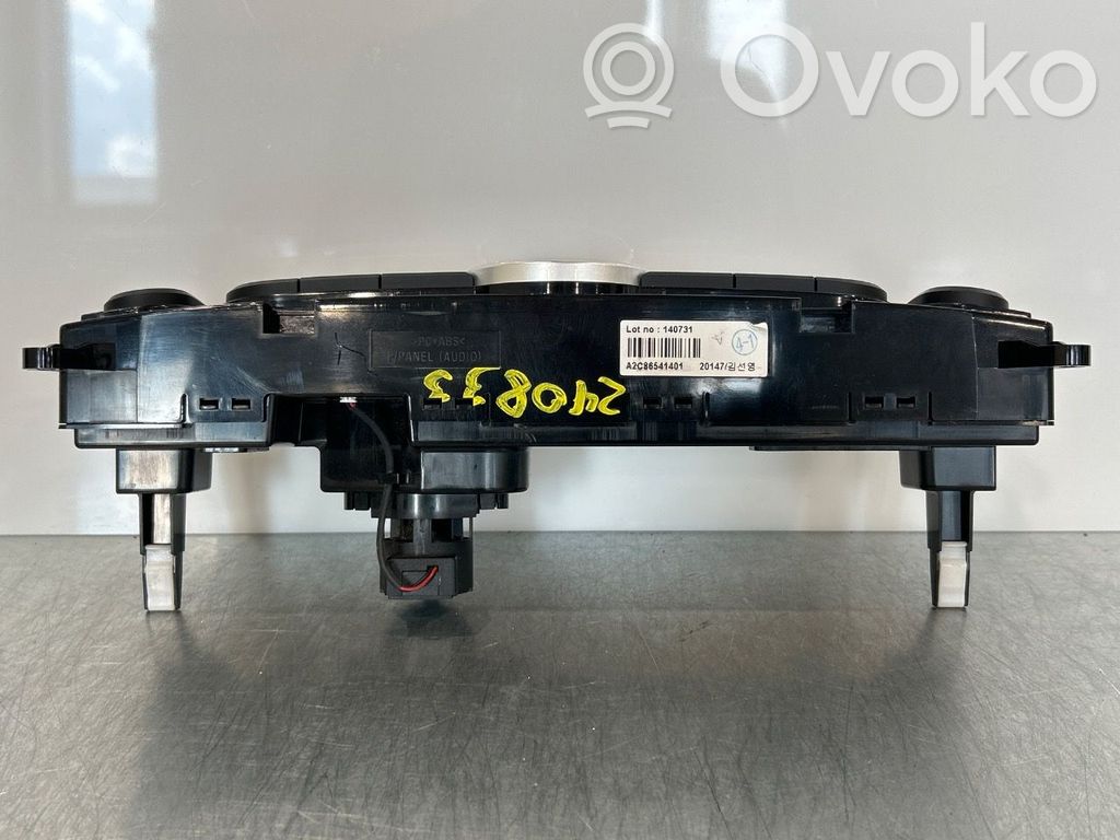 KIA Soul Climate control/heater control trim 