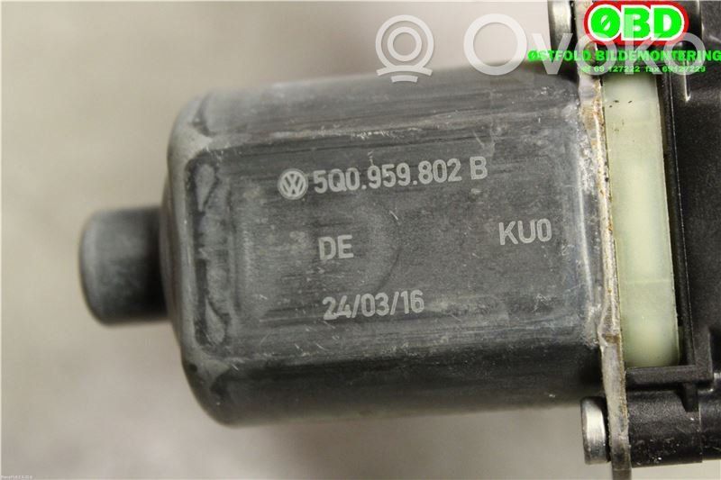 Volkswagen Golf VII Lève-vitre électrique de porte avant 