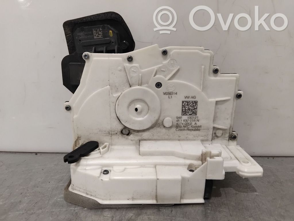 Volkswagen ID.4 Zamek drzwi przednich 