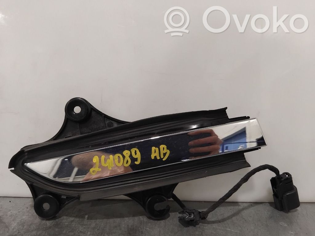 Tesla Model X Manecilla externa puerta trasera 